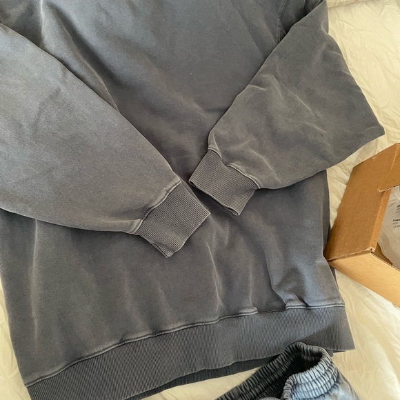 Skims boyfriend sweater - Picture 3 of 4